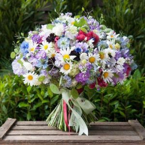 Полевые цветы с доставкой: как сделать свой дом ярче и уютнее без лишних хлопот